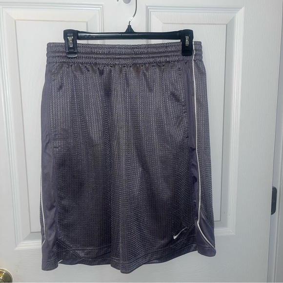 Nike Charcoal Performance Shorts/1102 - Picture 1 of 3